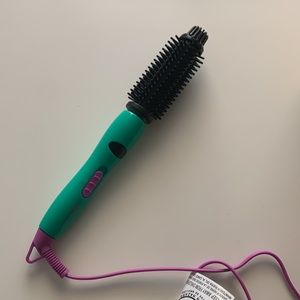 Drew Barrymore ionic volumizing styler